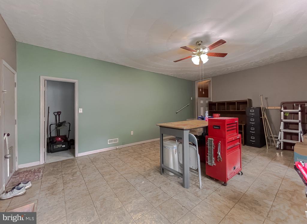 21338 LYNN DRIVE