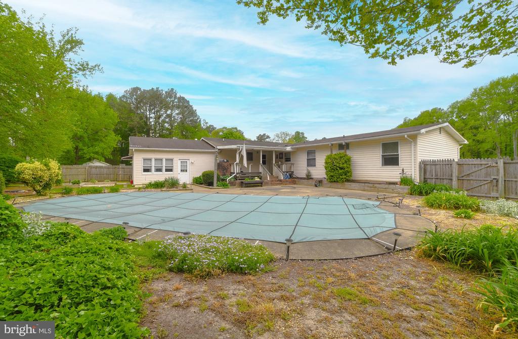 21338 LYNN DRIVE