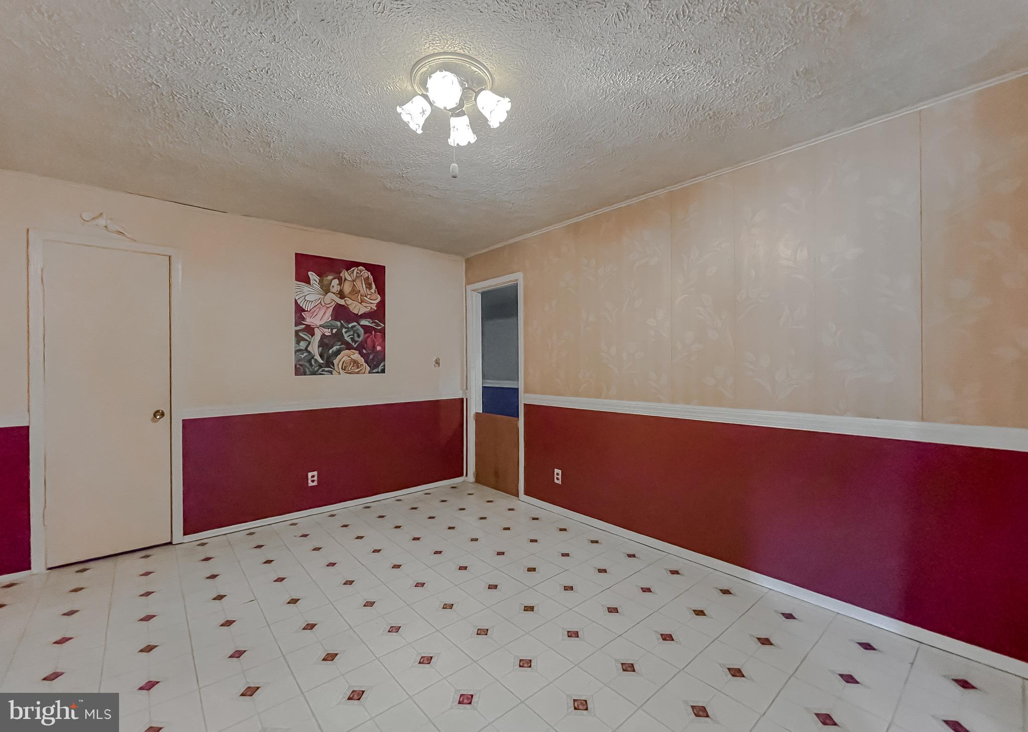 21338 LYNN DRIVE