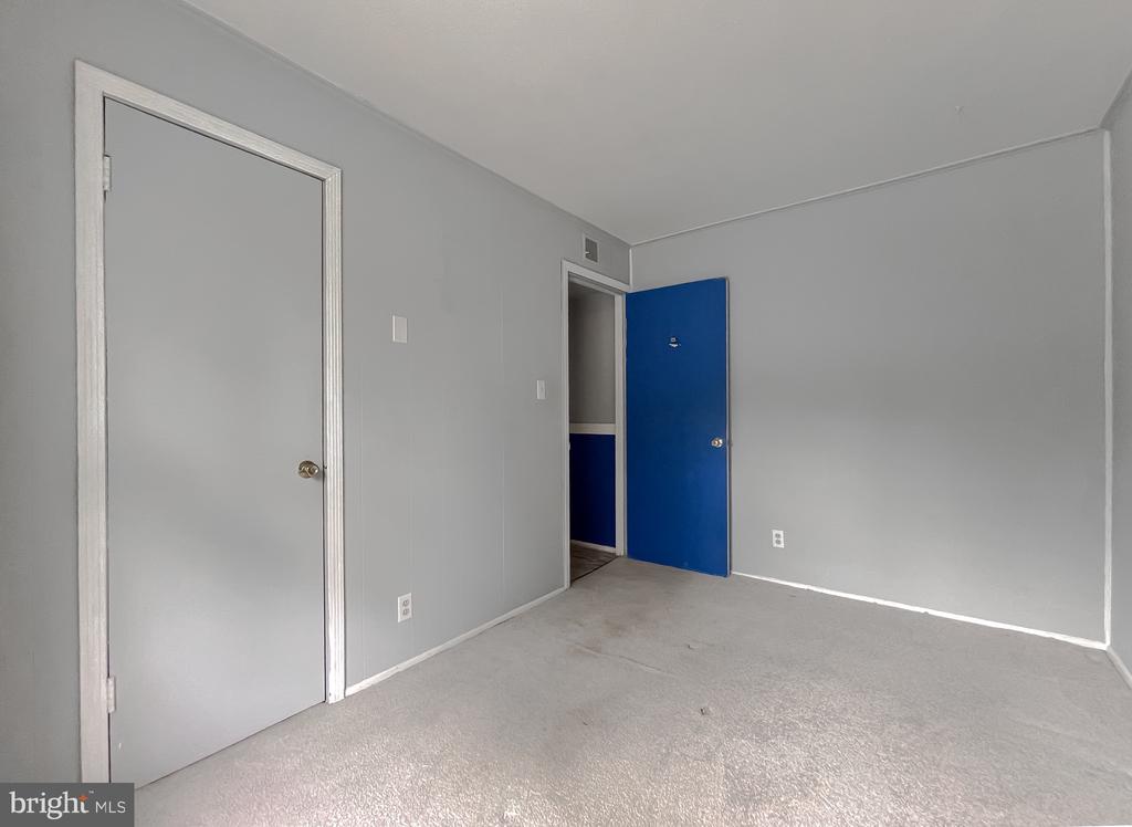 21338 LYNN DRIVE