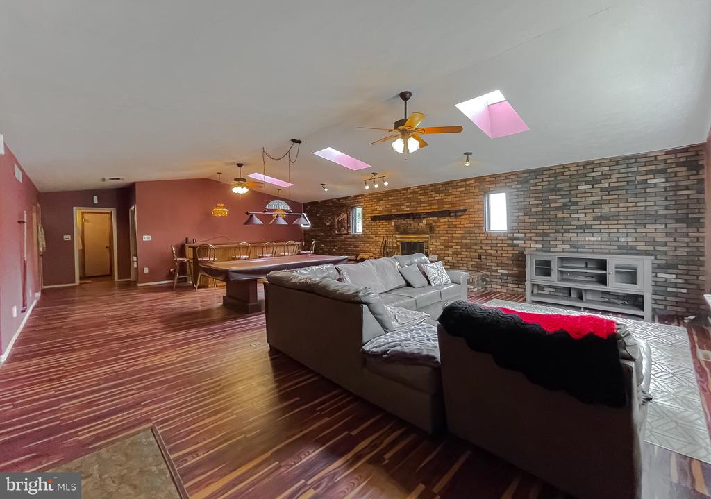 21338 LYNN DRIVE