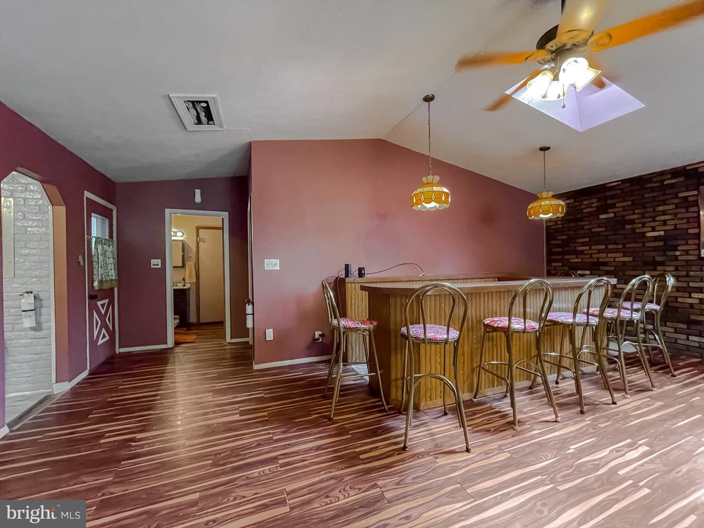 21338 LYNN DRIVE