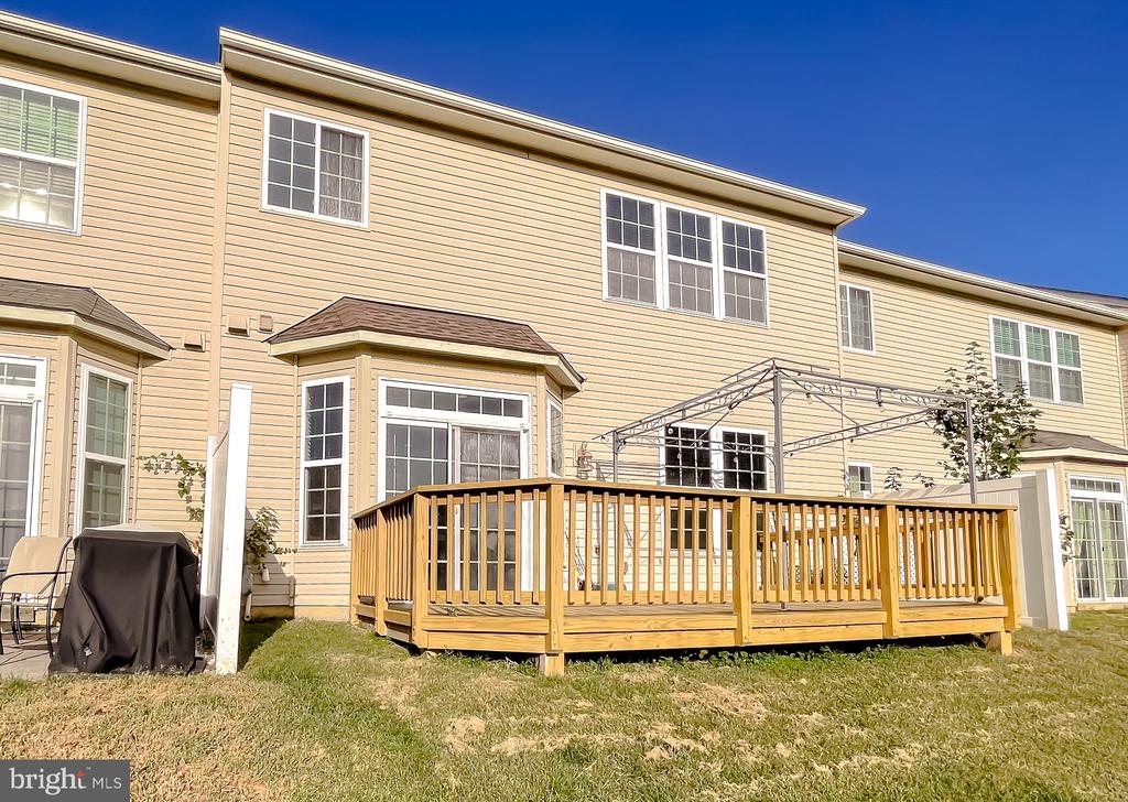 22916 SNOW LEOPARD DRIVE