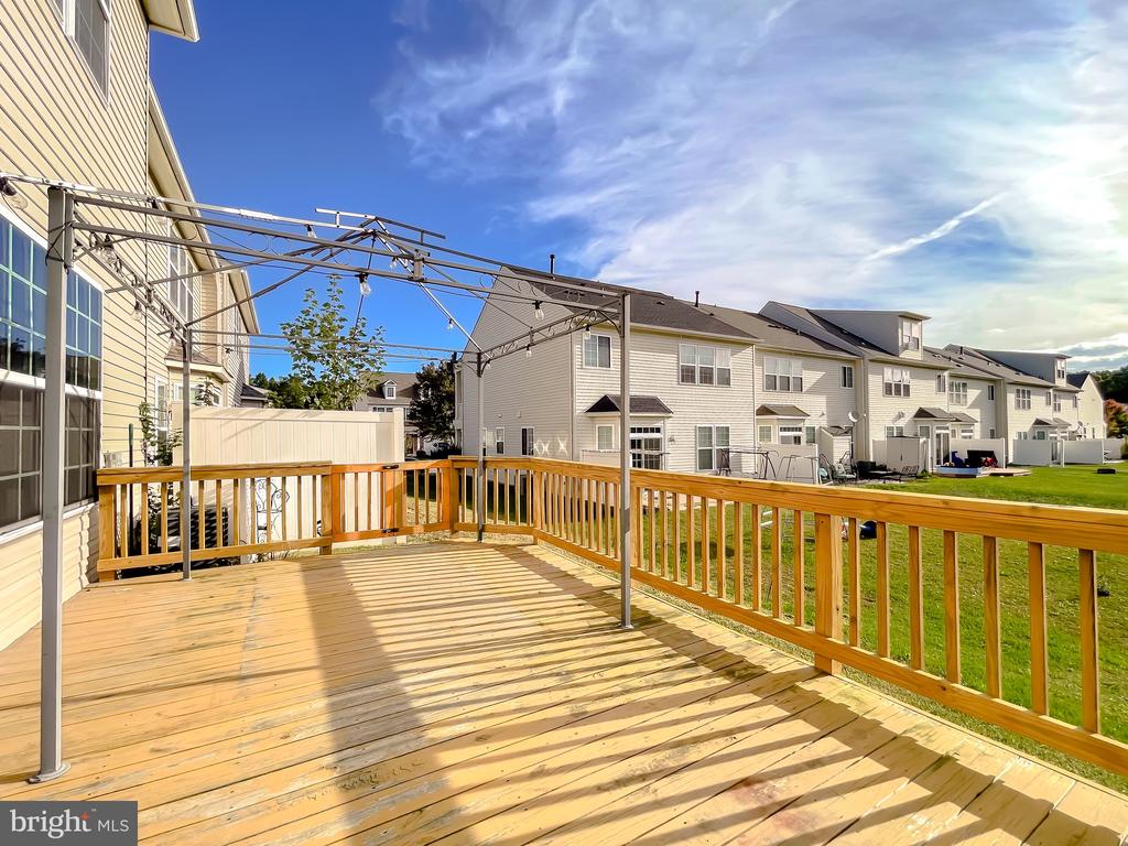 22916 SNOW LEOPARD DRIVE