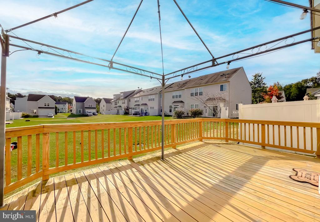 22916 SNOW LEOPARD DRIVE