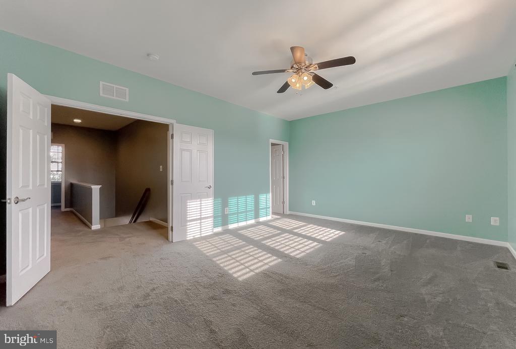 22916 SNOW LEOPARD DRIVE