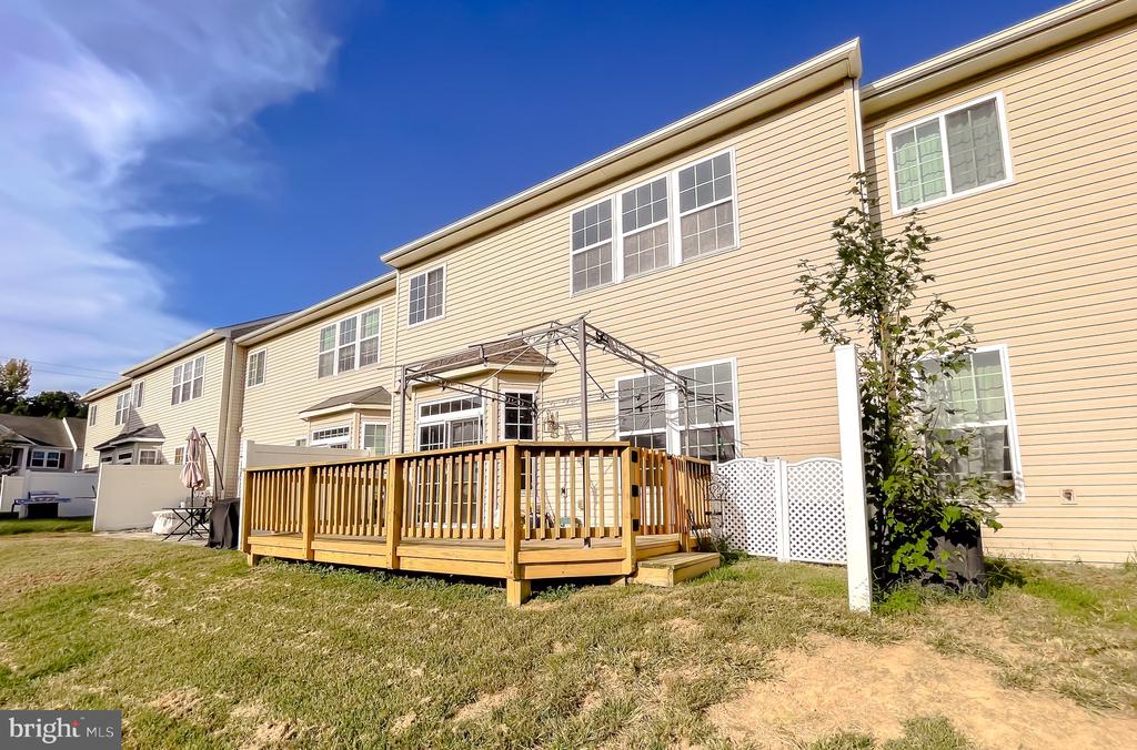 22916 SNOW LEOPARD DRIVE