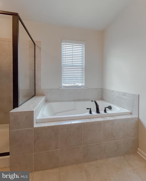 23255 LINDSAY DRIVE