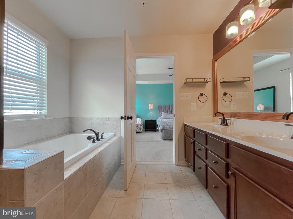 23255 LINDSAY DRIVE