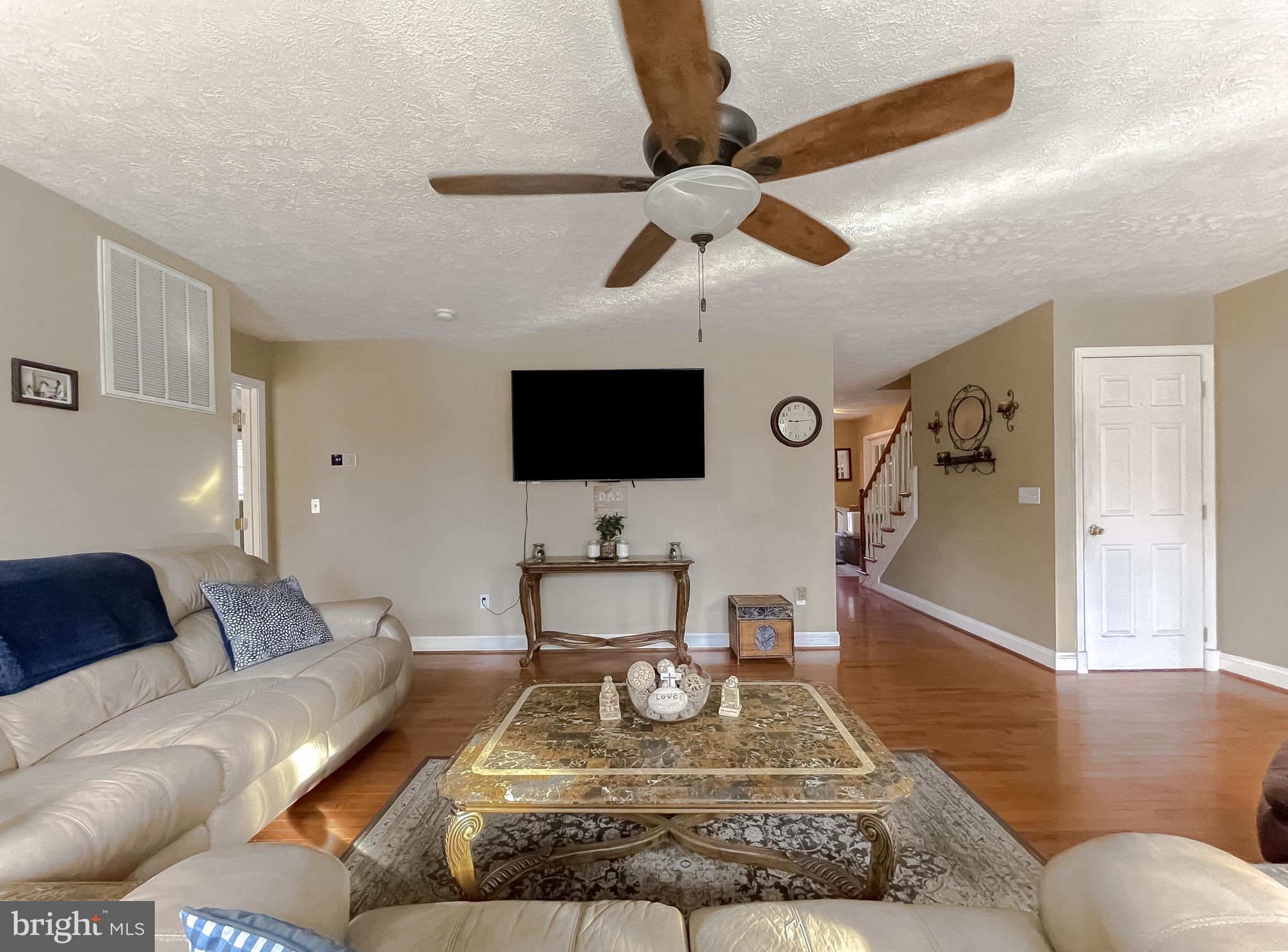22395 HOOD LANE