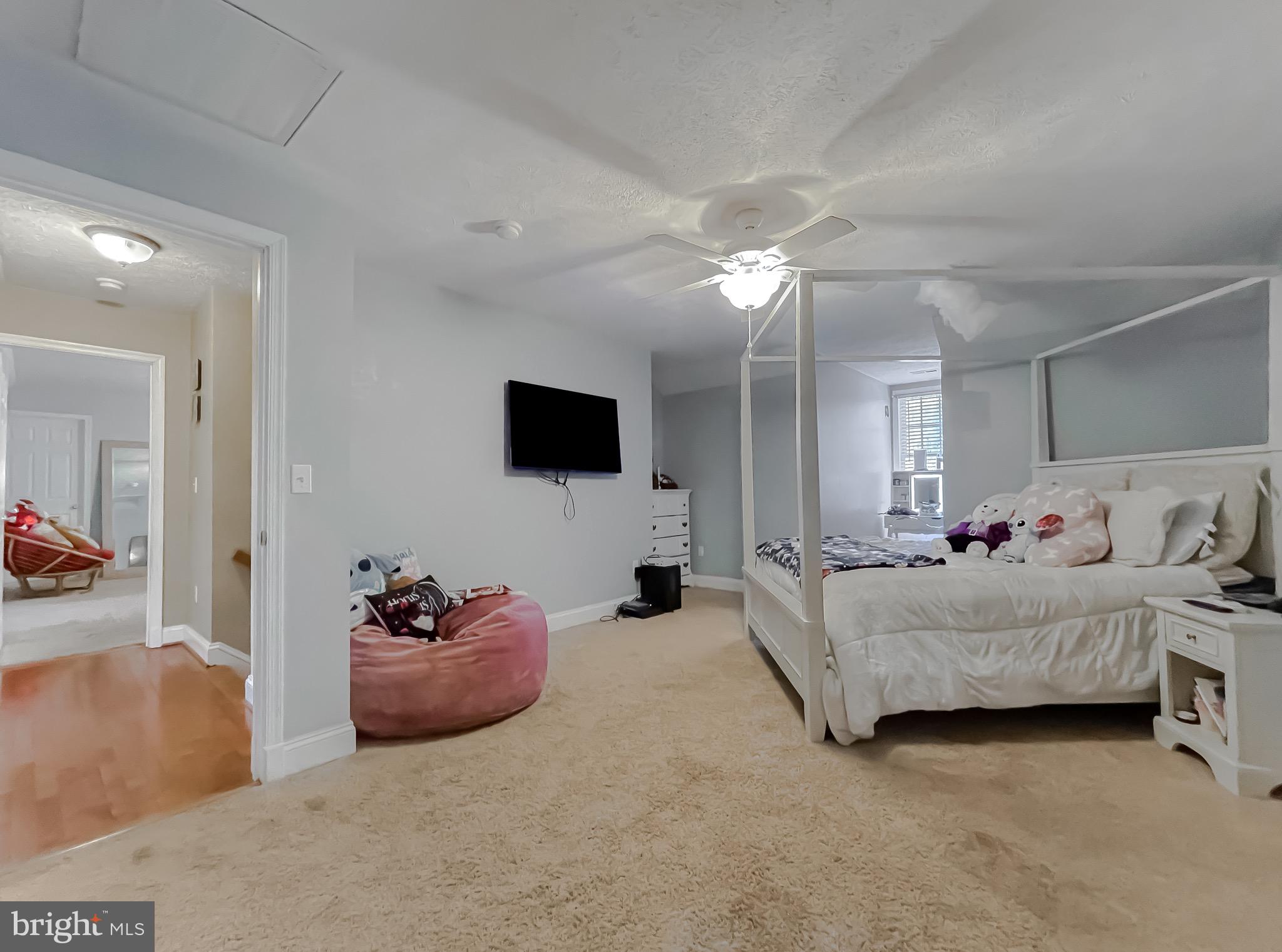 22395 HOOD LANE