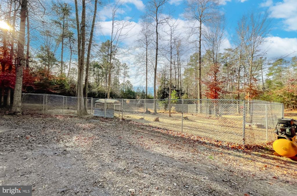 22395 HOOD LANE