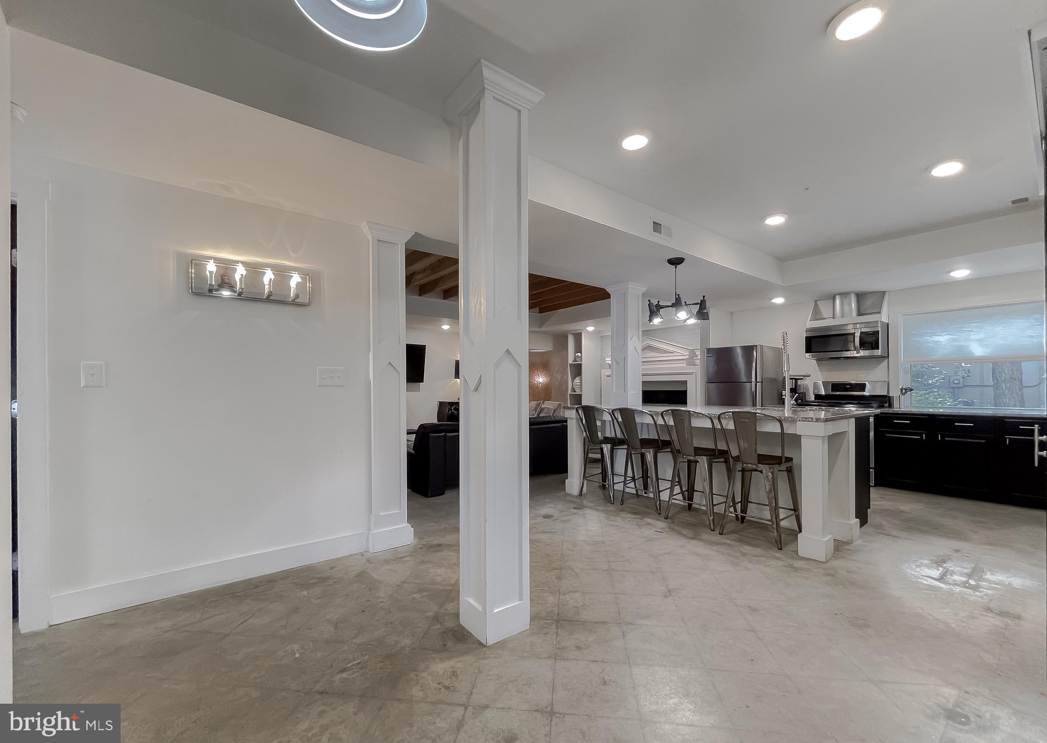 15246 LAKE DRIVE