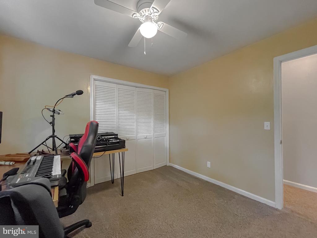 44021 SILVERWOOD LANE