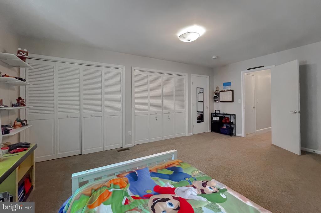 44021 SILVERWOOD LANE