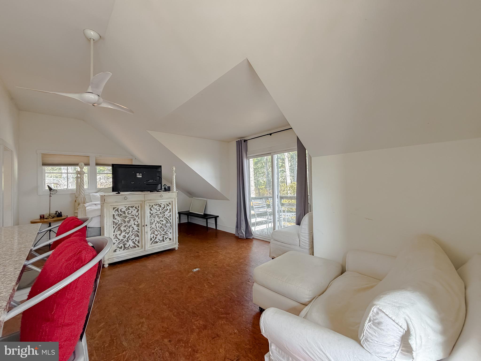 15252 LAKE DRIVE