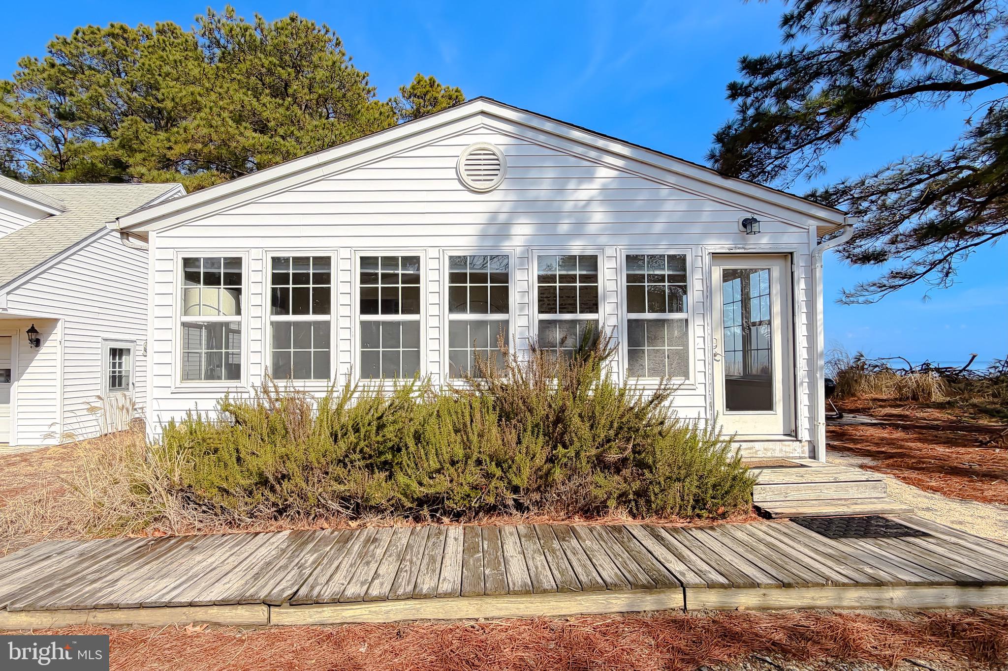 15252 LAKE DRIVE