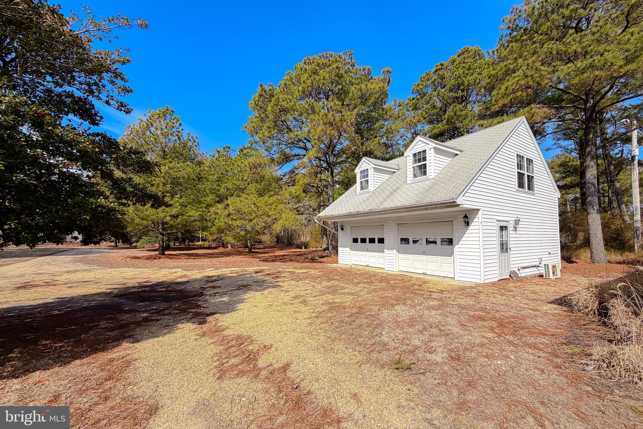 15252 LAKE DRIVE
