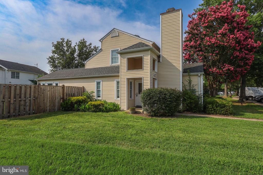 22079 SAINT JOSEPHS CIRCLE