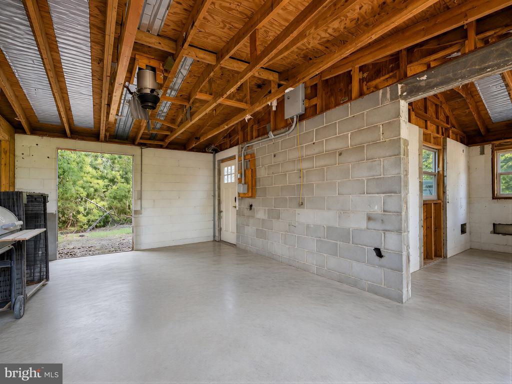 15230 LAKE DRIVE