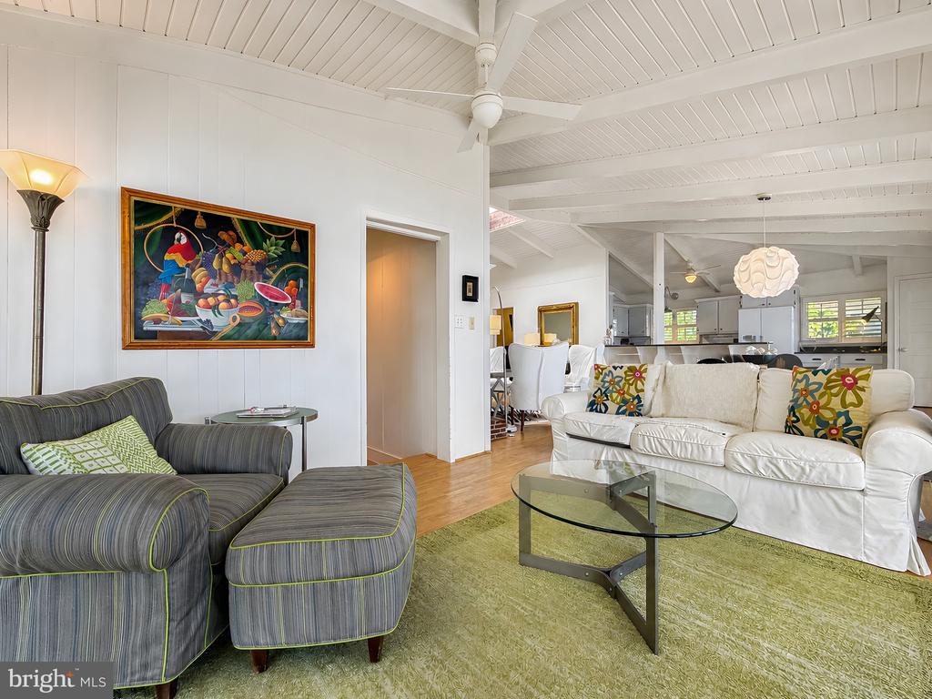 15230 LAKE DRIVE