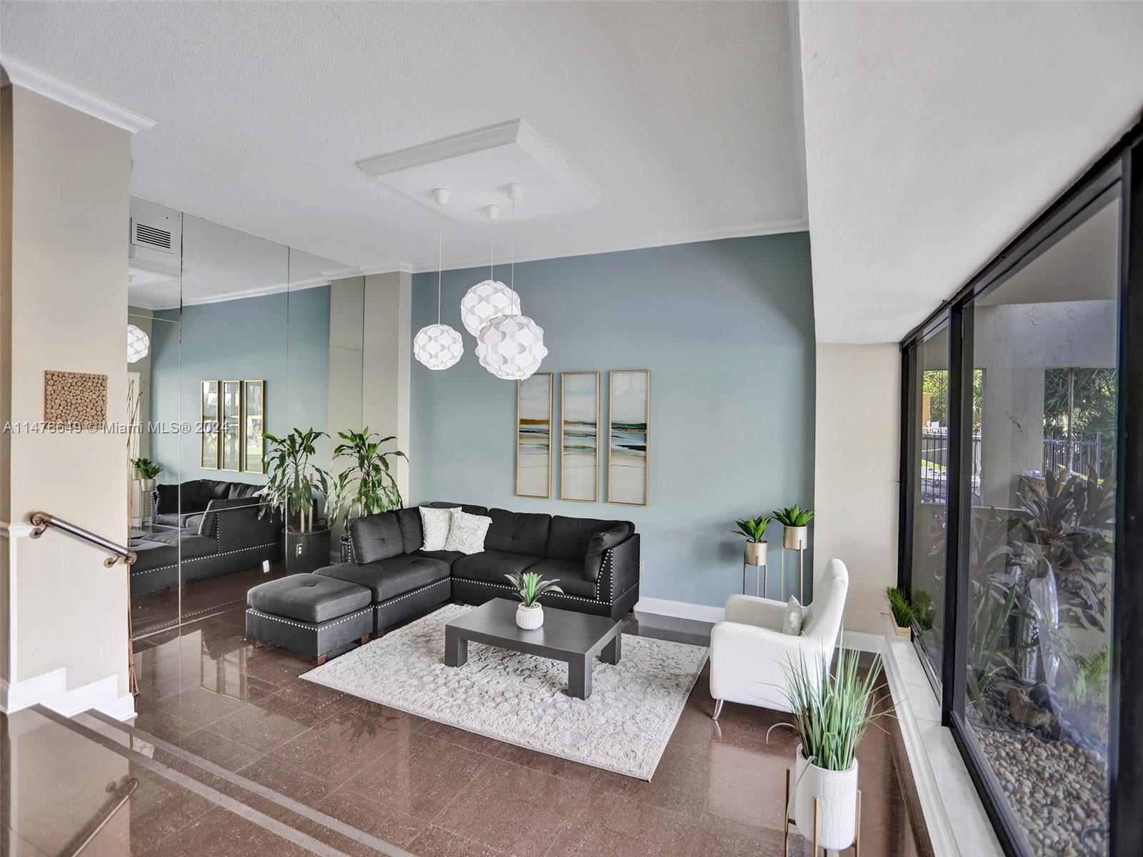 2500 NE 135th St Unit: PC-10