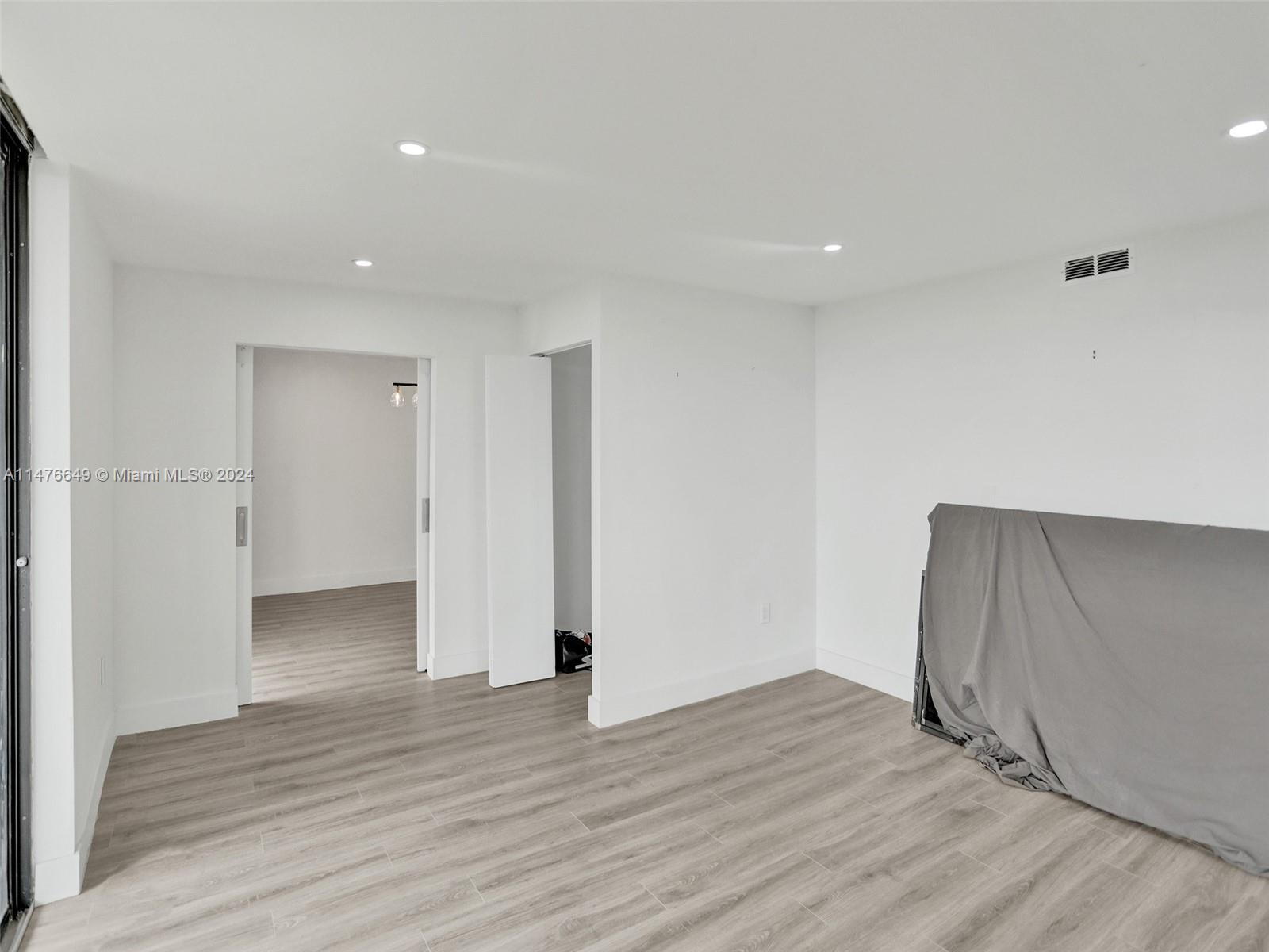 2500 NE 135th St Unit: PC-10