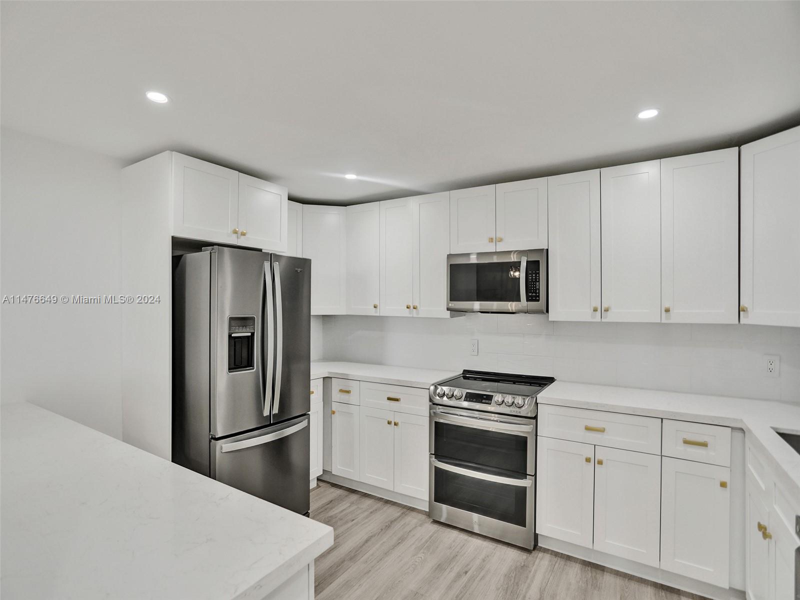 2500 NE 135th St Unit: PC-10
