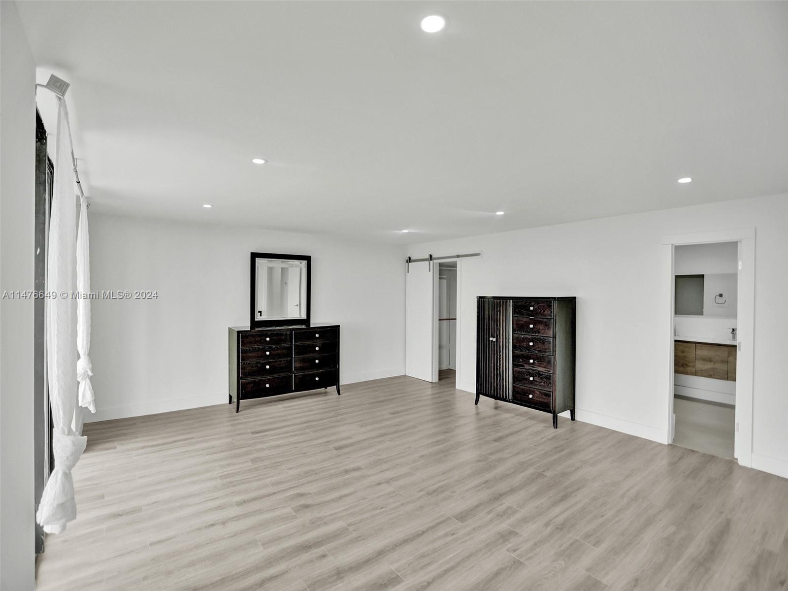 2500 NE 135th St Unit: PC-10
