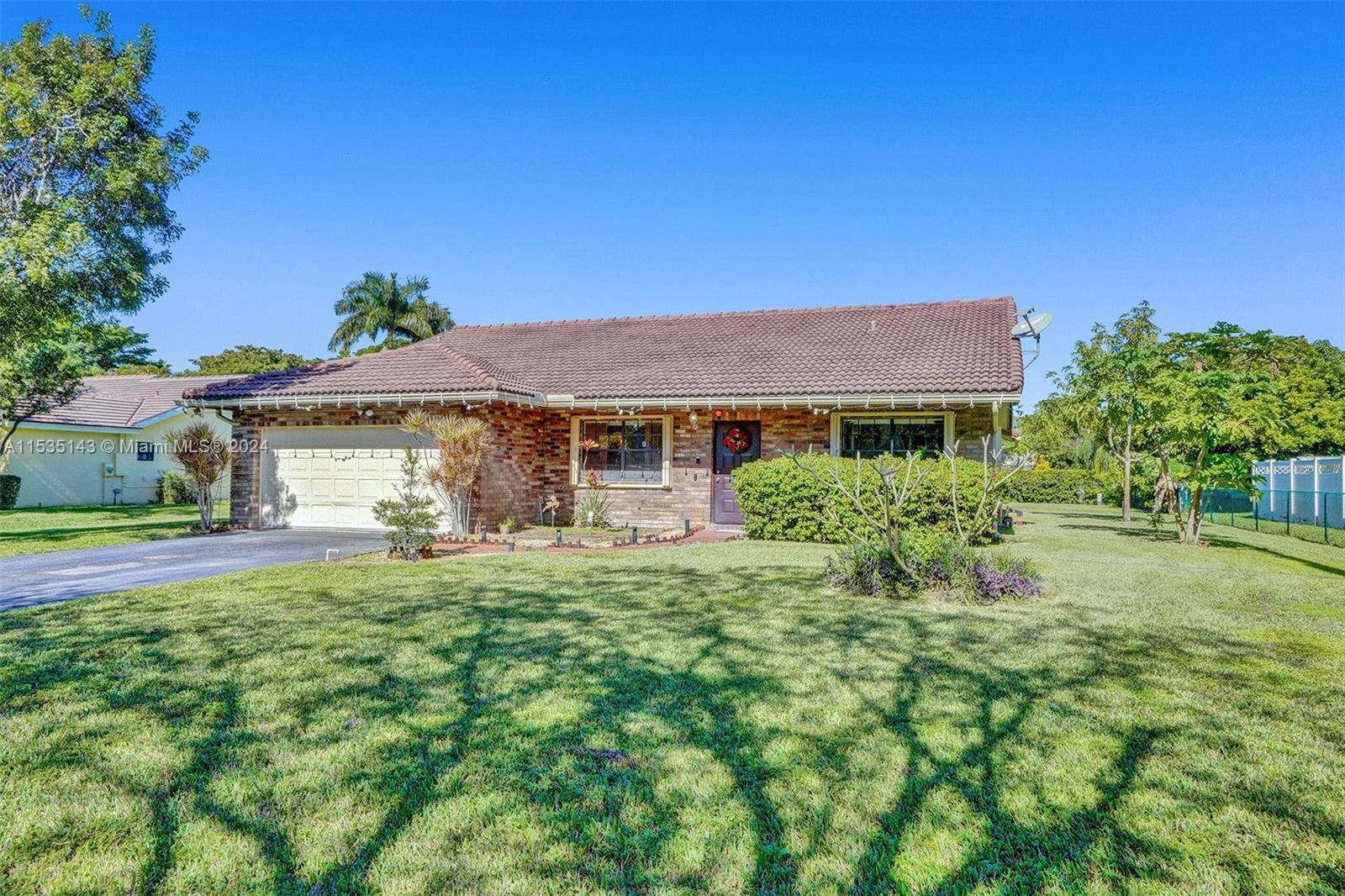 11431 NW 39th St