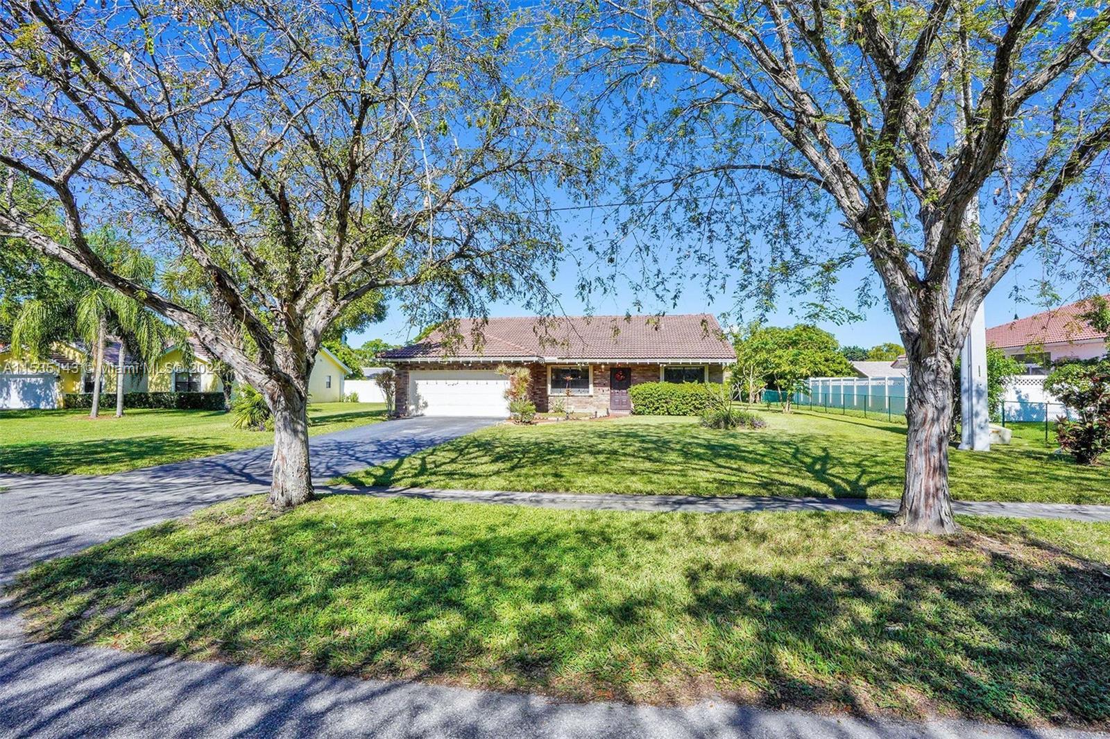11431 NW 39th St