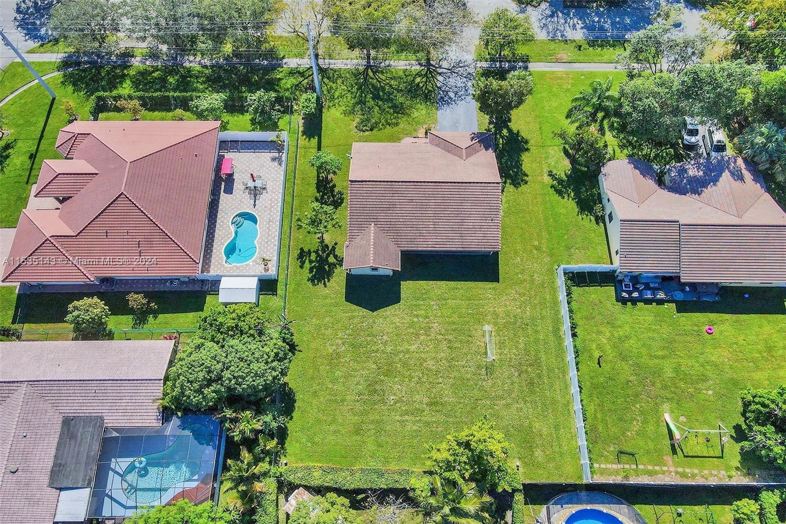 11431 NW 39th St