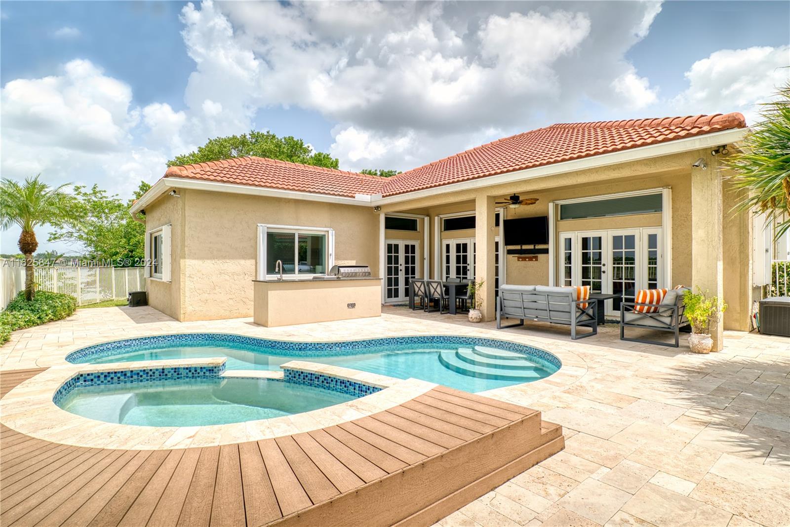 1303 Windsor Ln