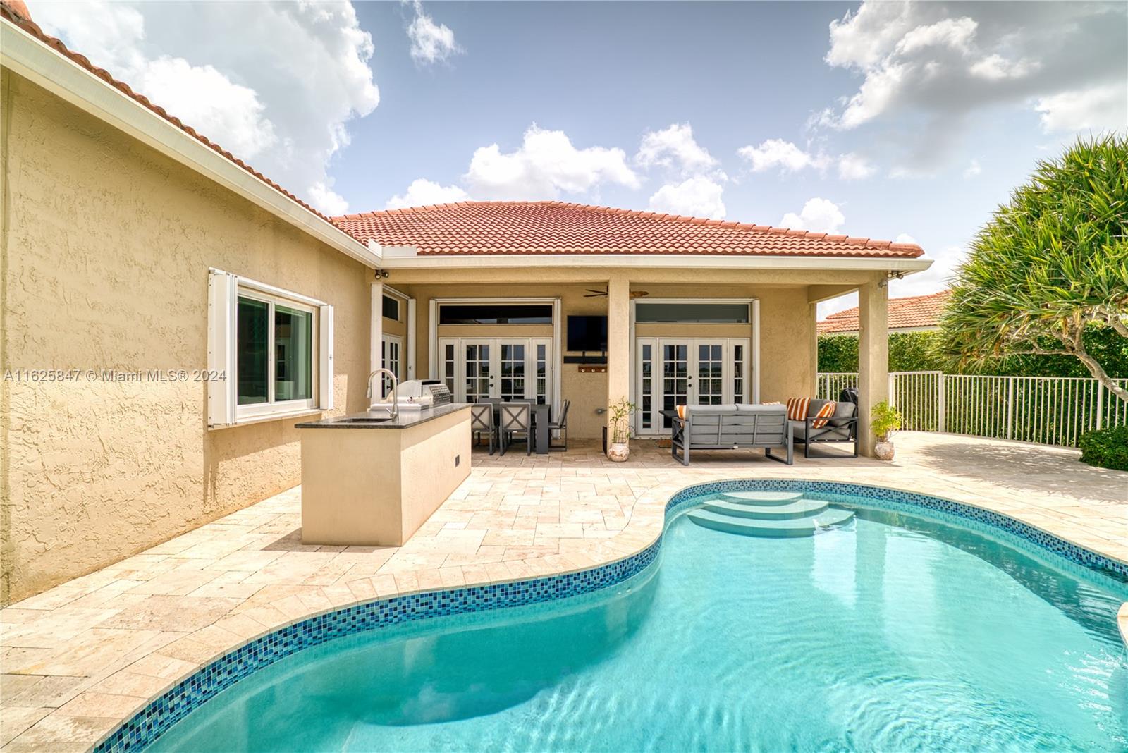 1303 Windsor Ln