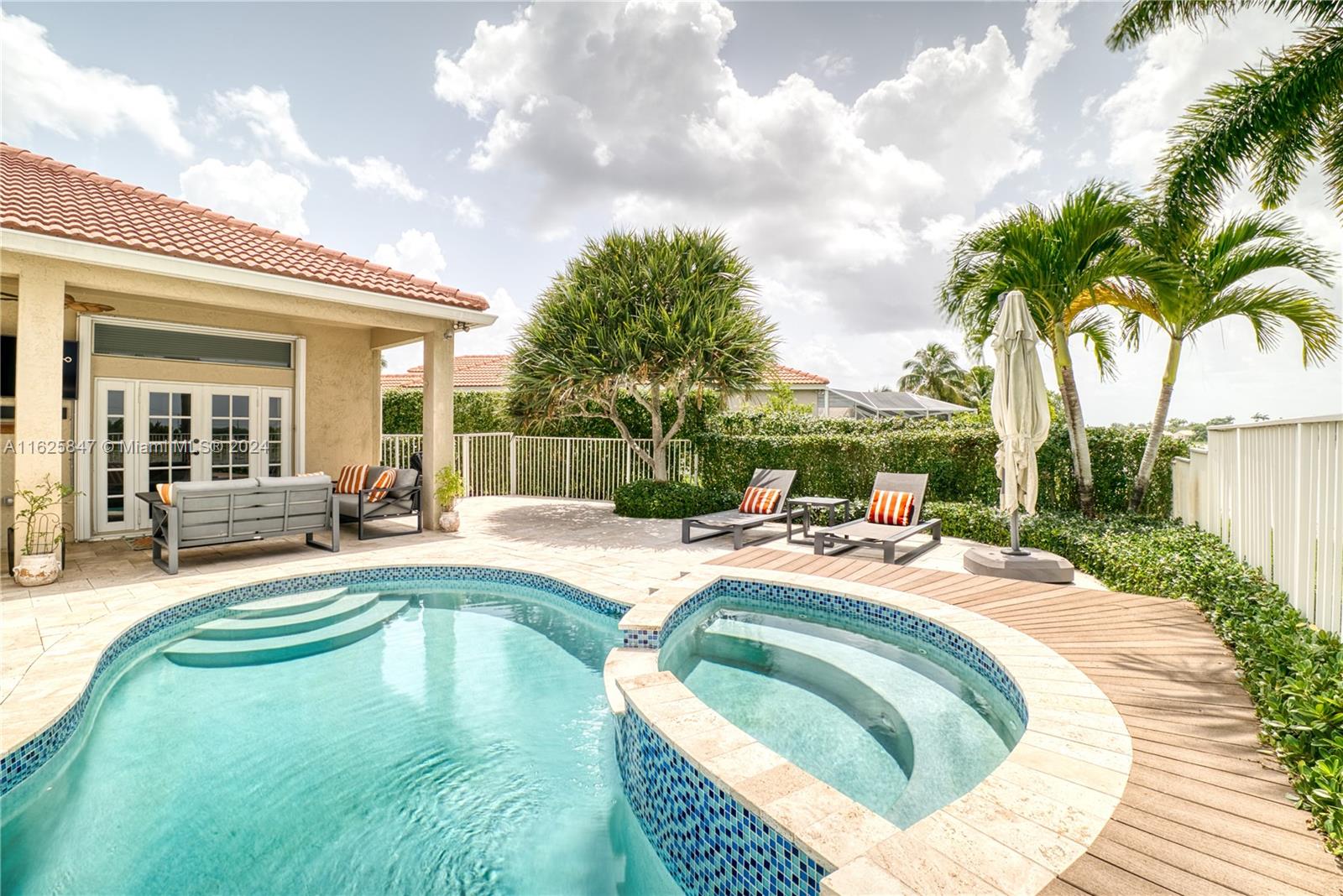 1303 Windsor Ln