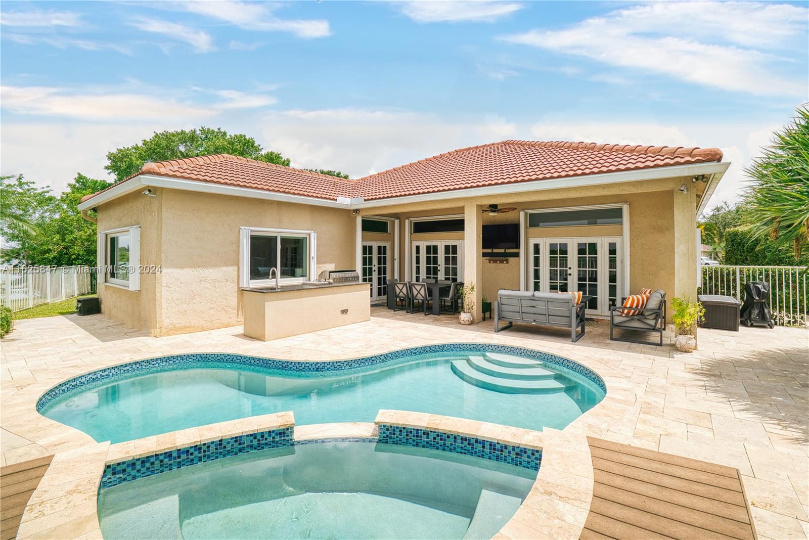 1303 Windsor Ln