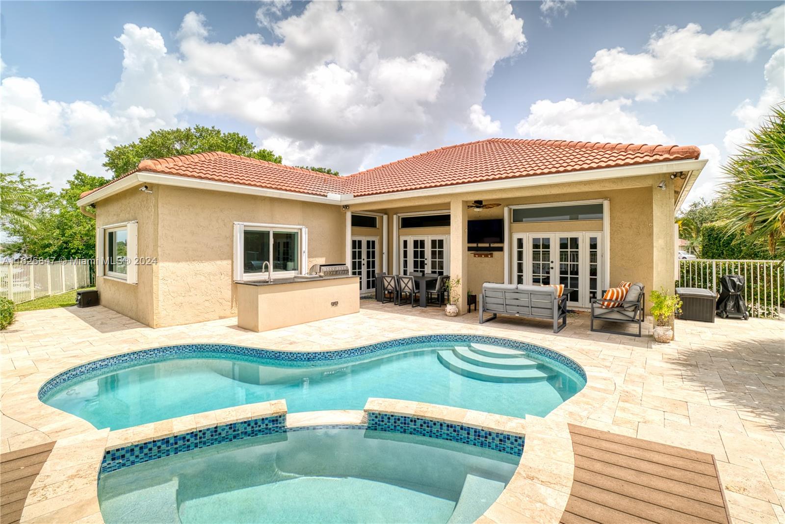 1303 Windsor Ln