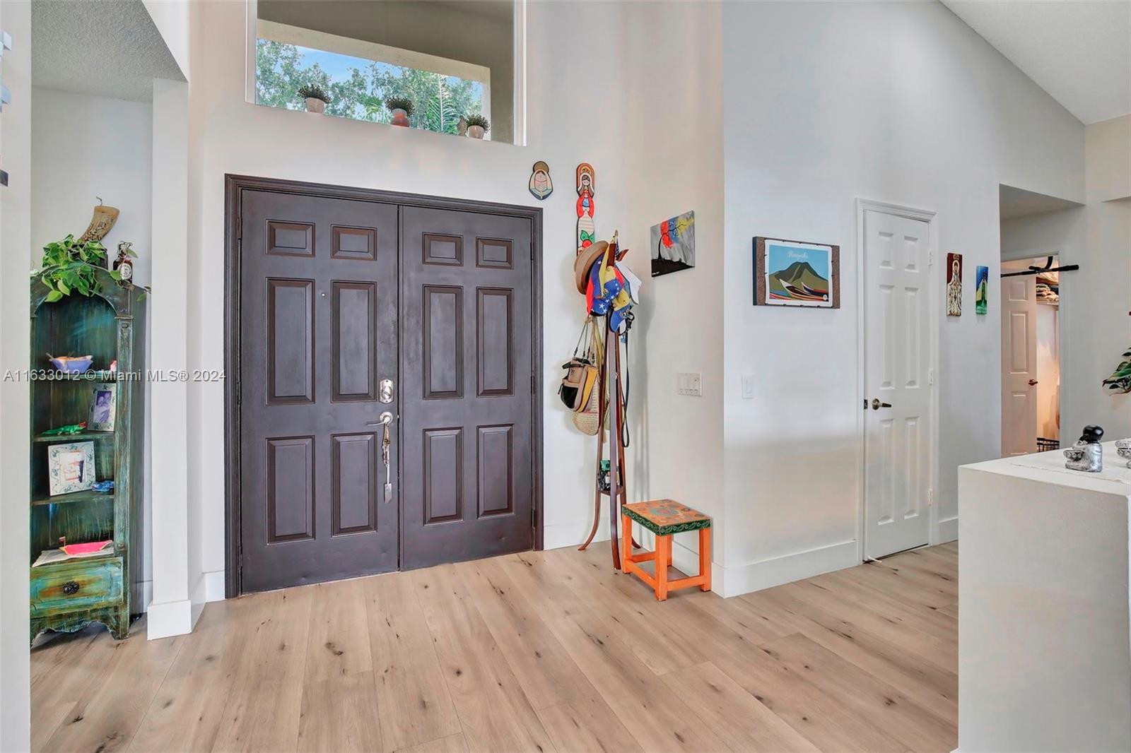 340 Cambridge Dr