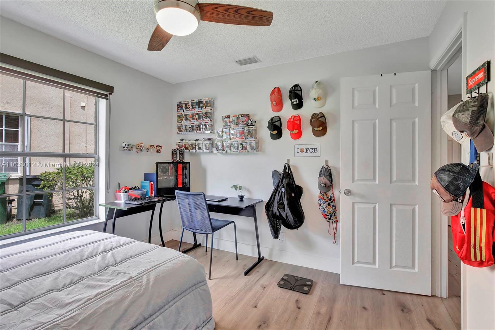 340 Cambridge Dr