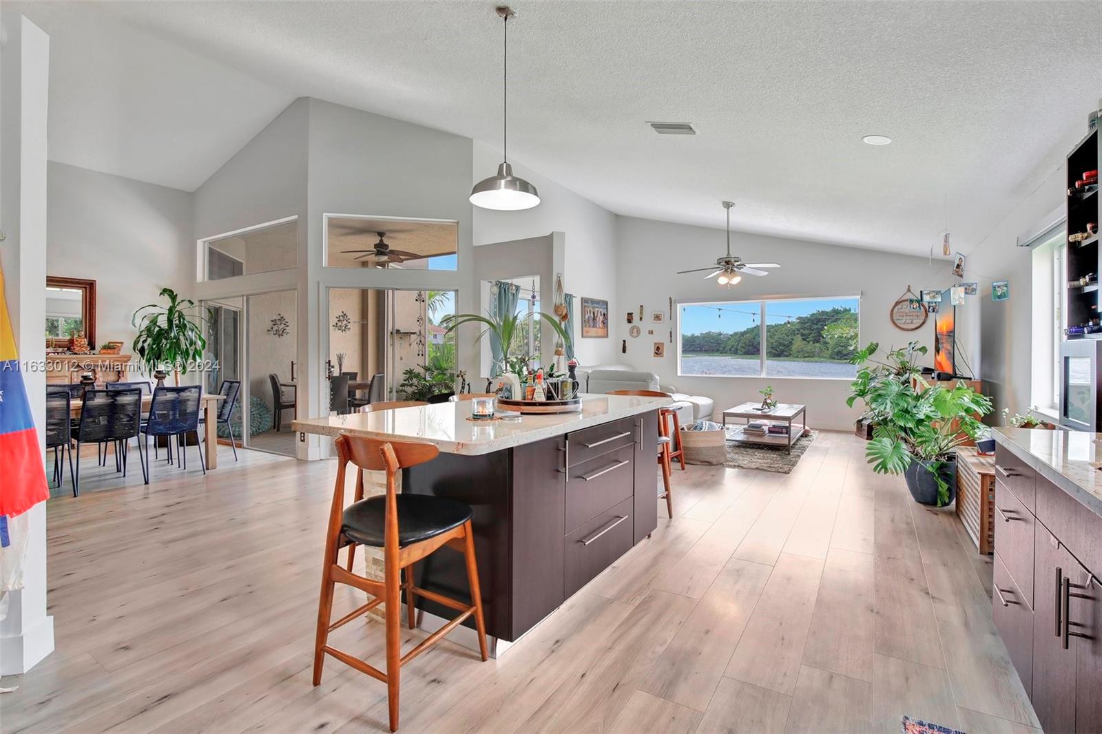 340 Cambridge Dr