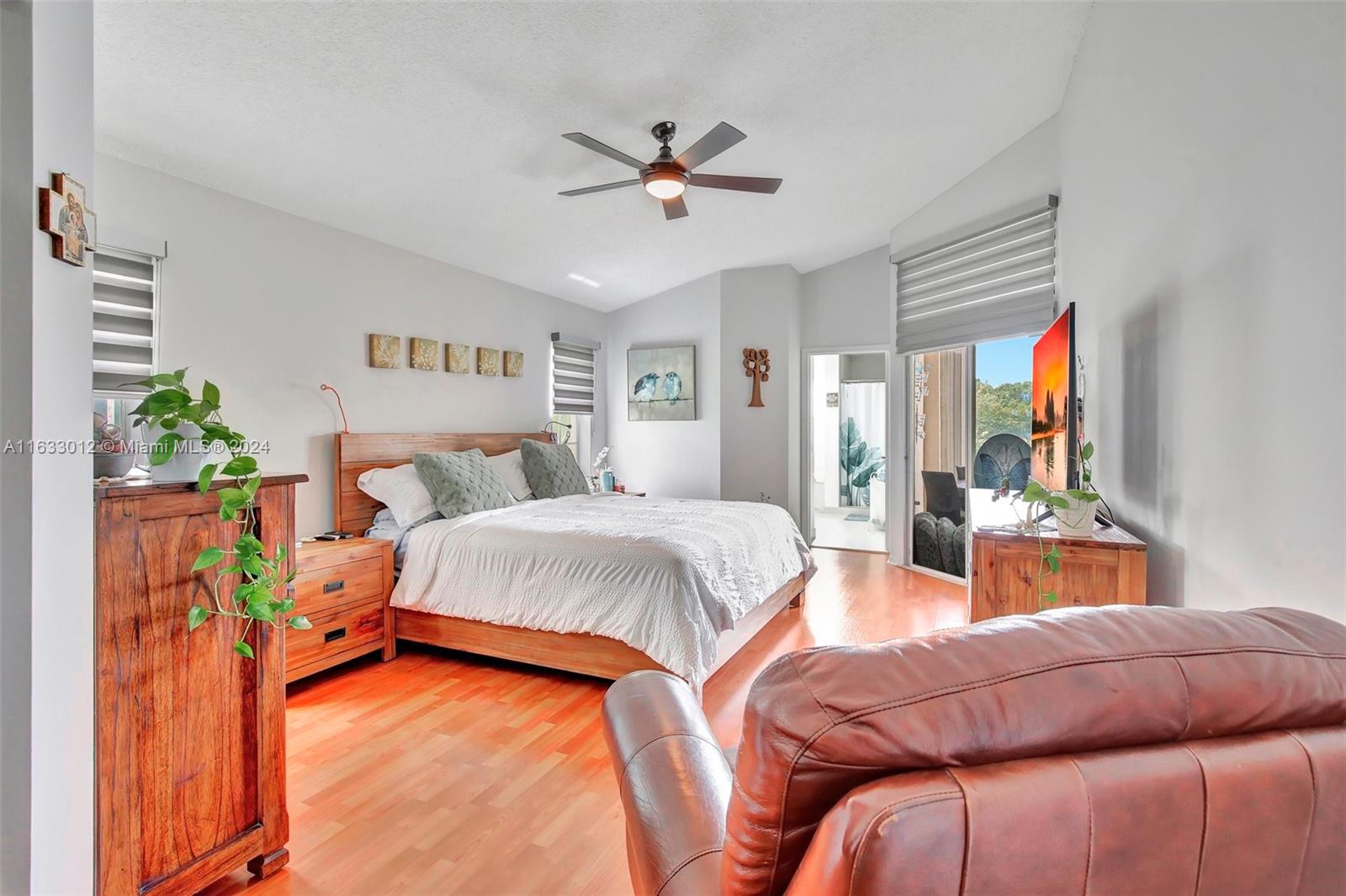 340 Cambridge Dr