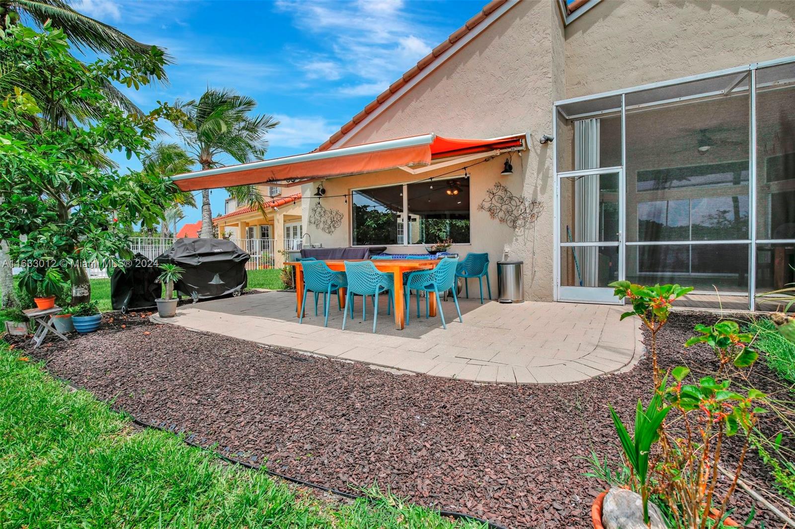 340 Cambridge Dr