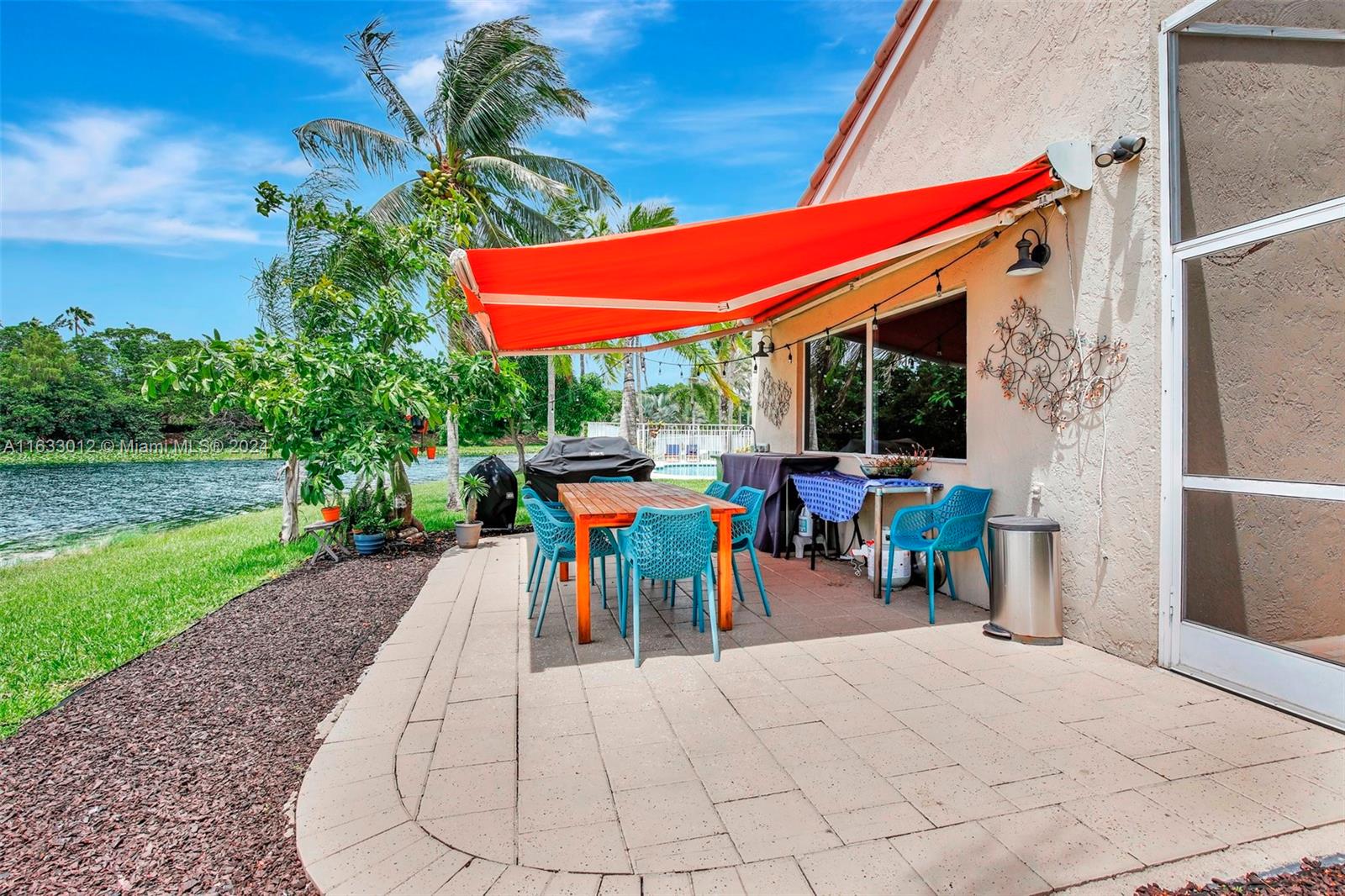 340 Cambridge Dr