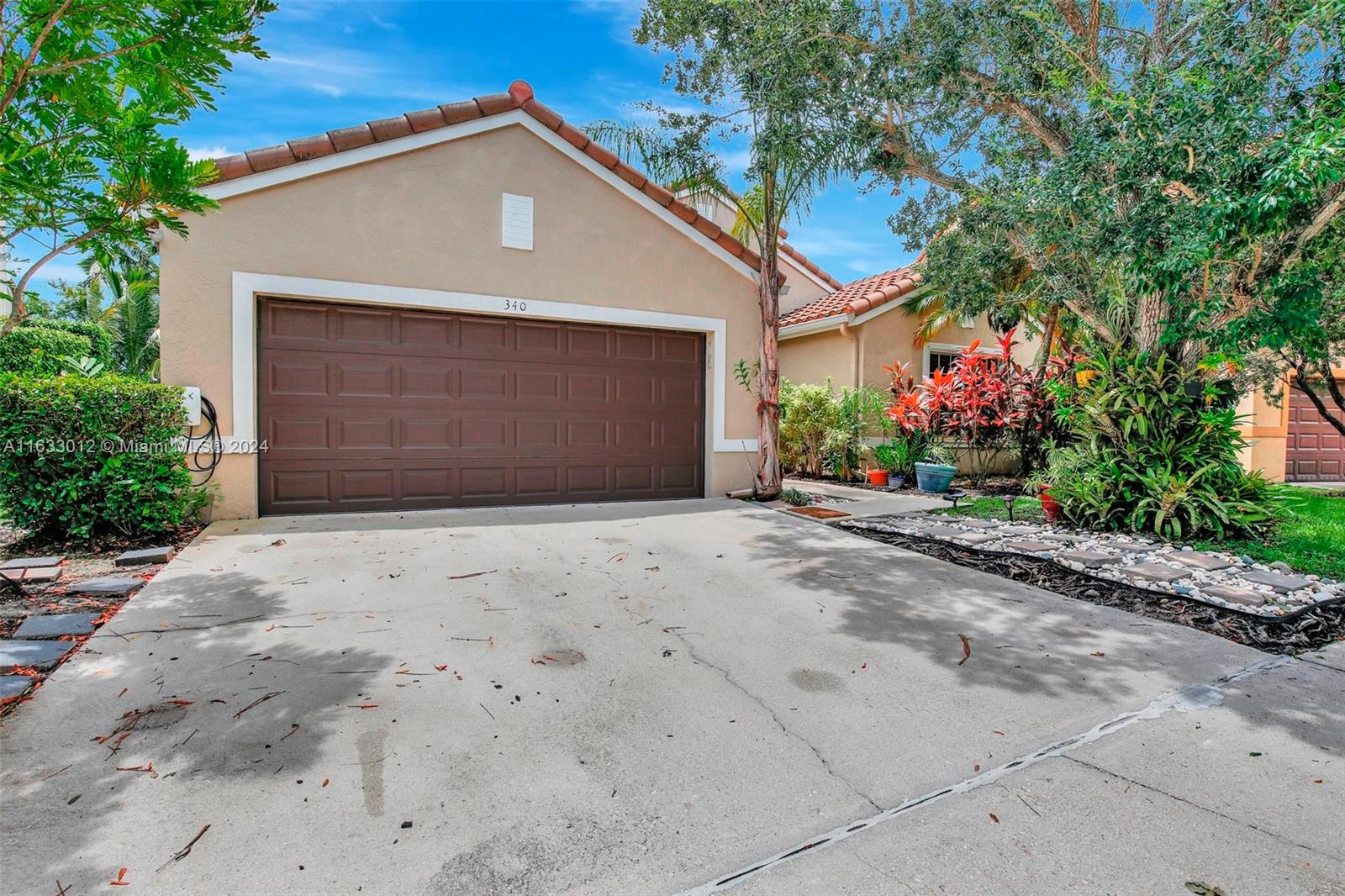340 Cambridge Dr