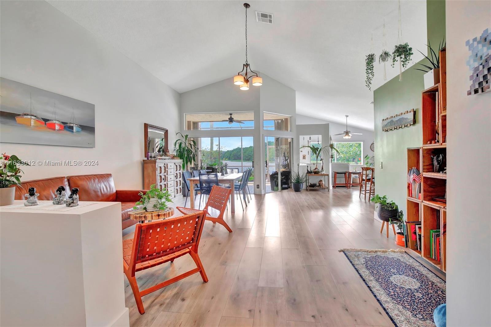 340 Cambridge Dr