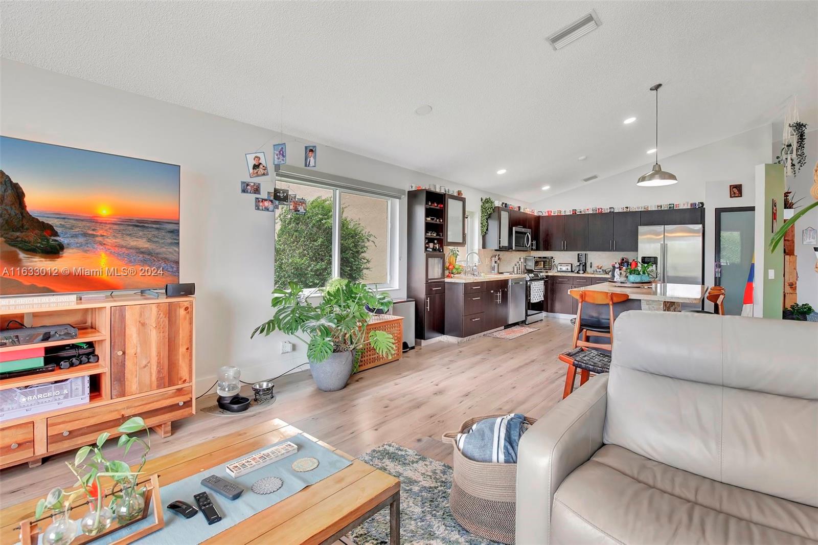 340 Cambridge Dr