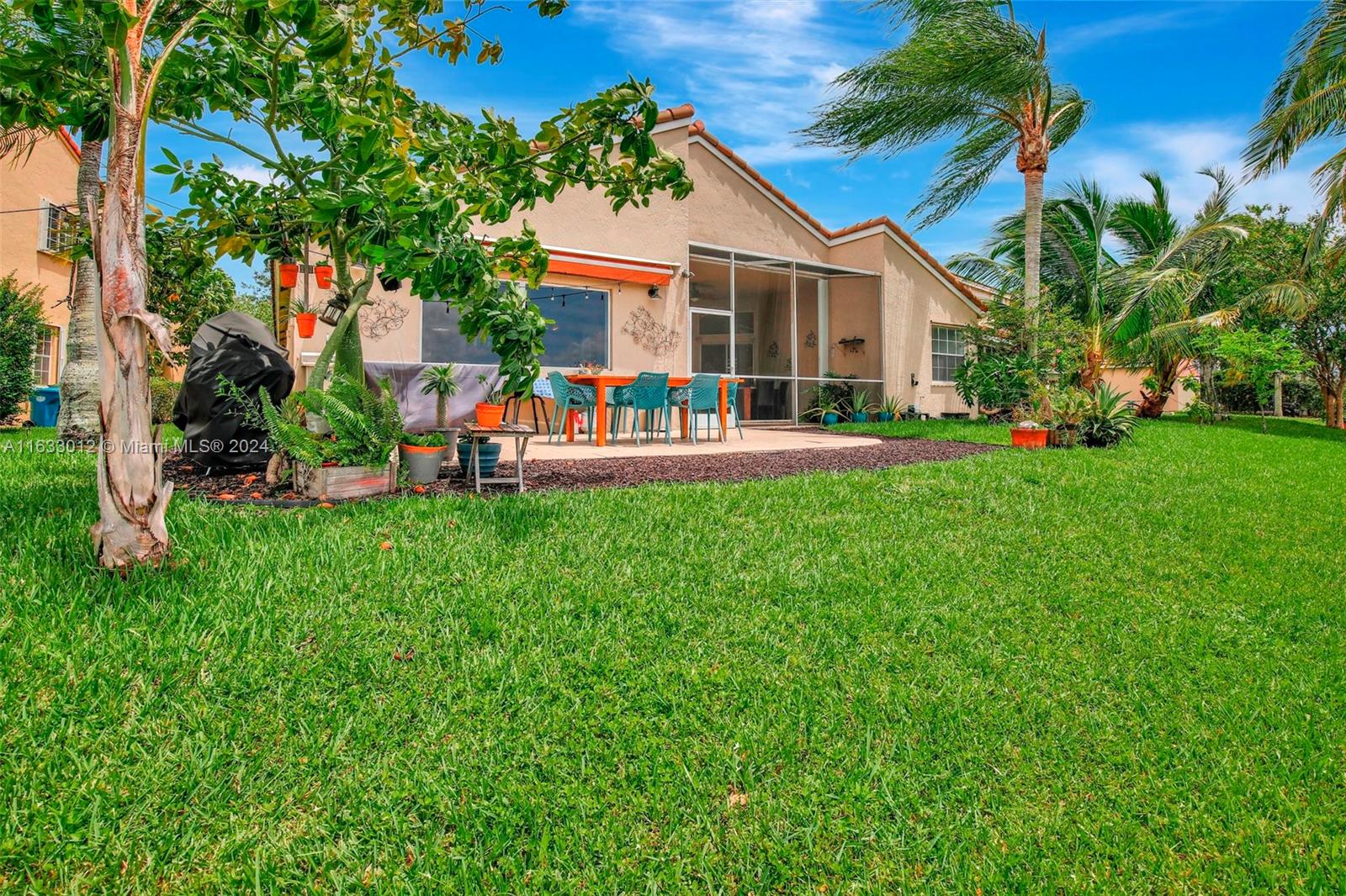 340 Cambridge Dr