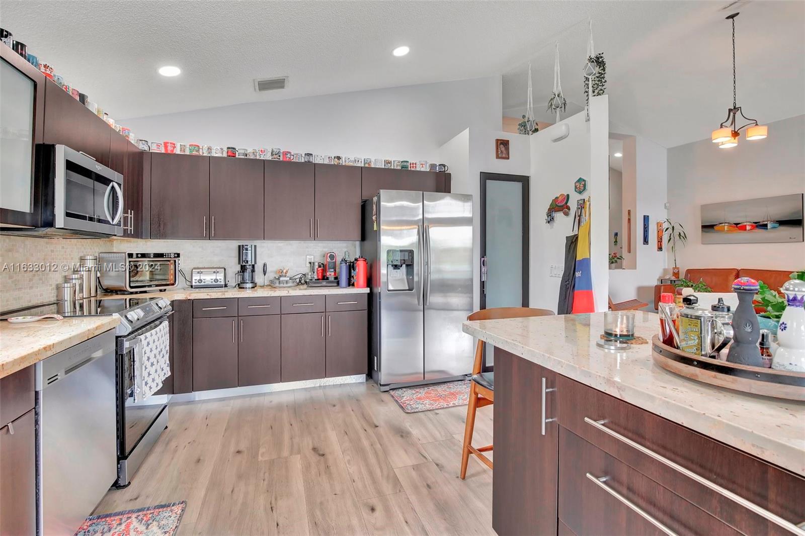 340 Cambridge Dr