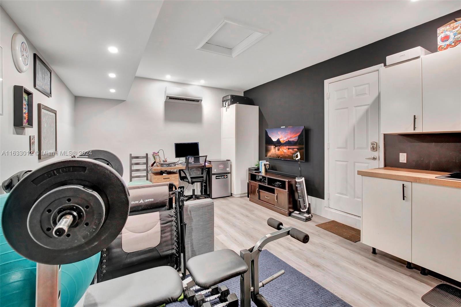 340 Cambridge Dr