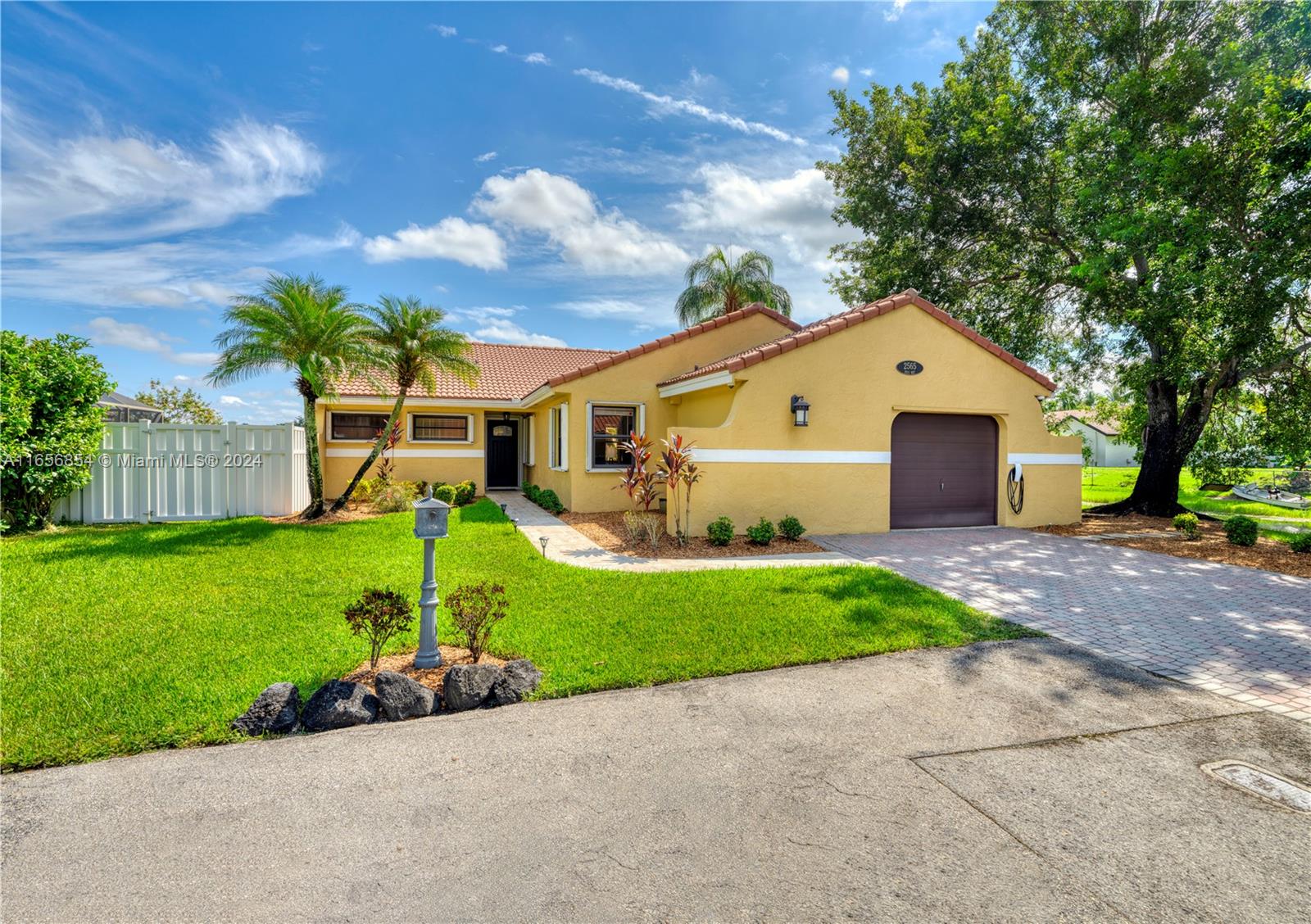 2565 Bass Way